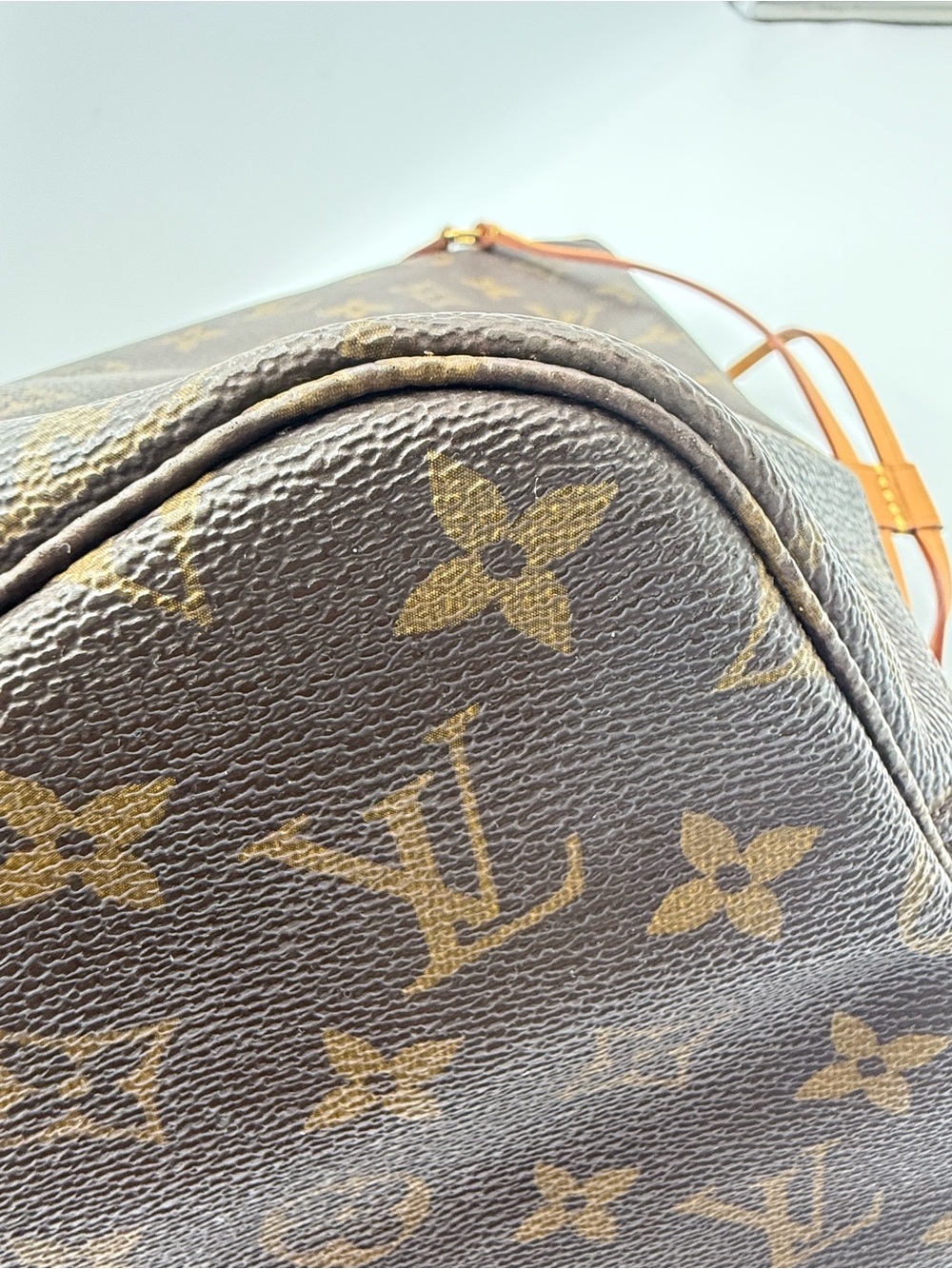 Louis Vuitton Classic Monogram Neverfull Tote Bag - Picture 11 of 13